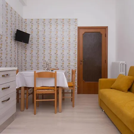 S168 - Sirolo, Ampio Trilocale Comodo Ai Servizi *