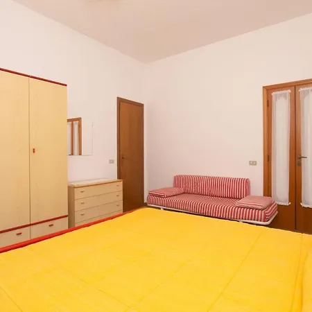 Apartman S168 - Sirolo, Ampio Trilocale Comodo Ai Servizi